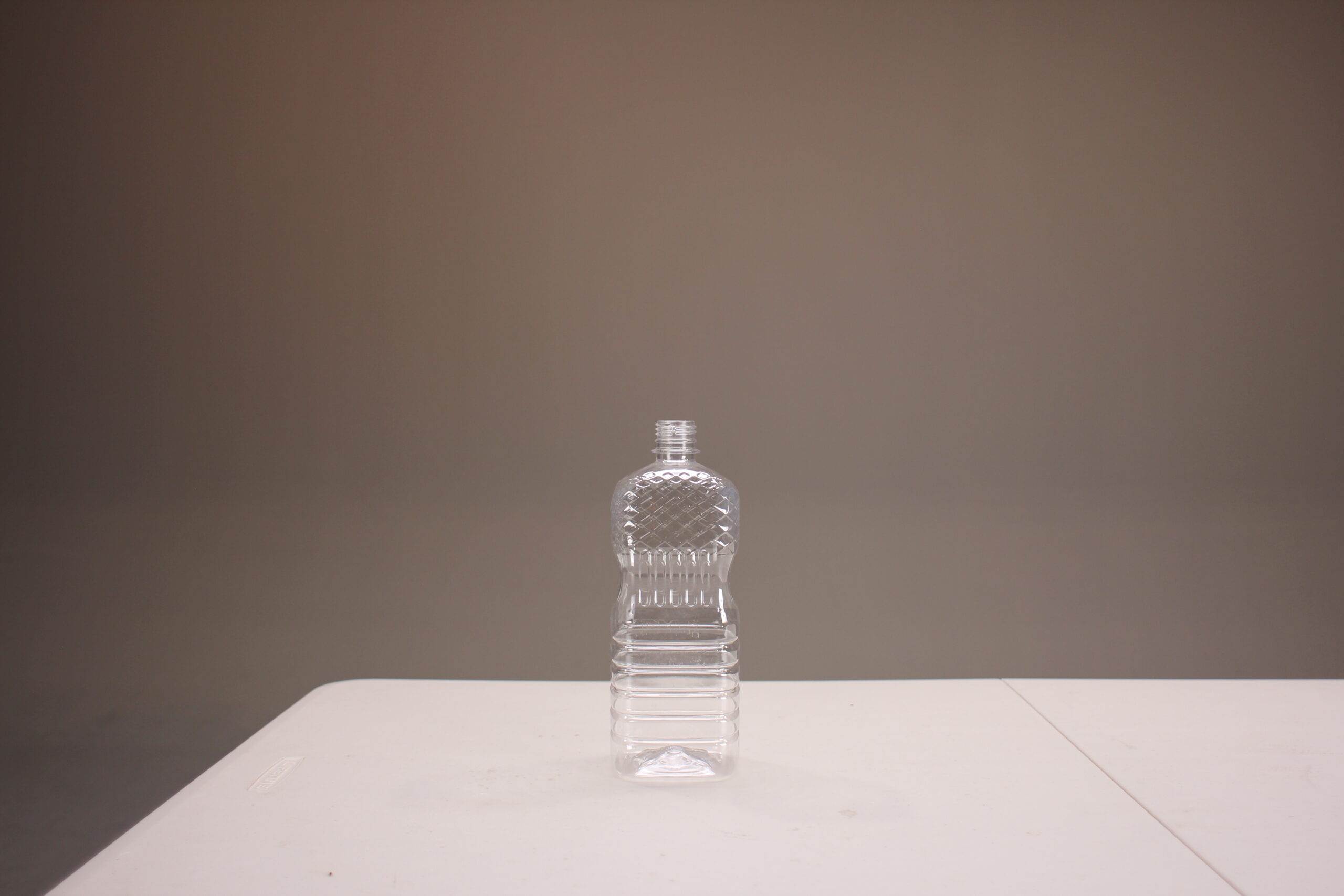 500ML  SQUARE OIL 28MM 1881